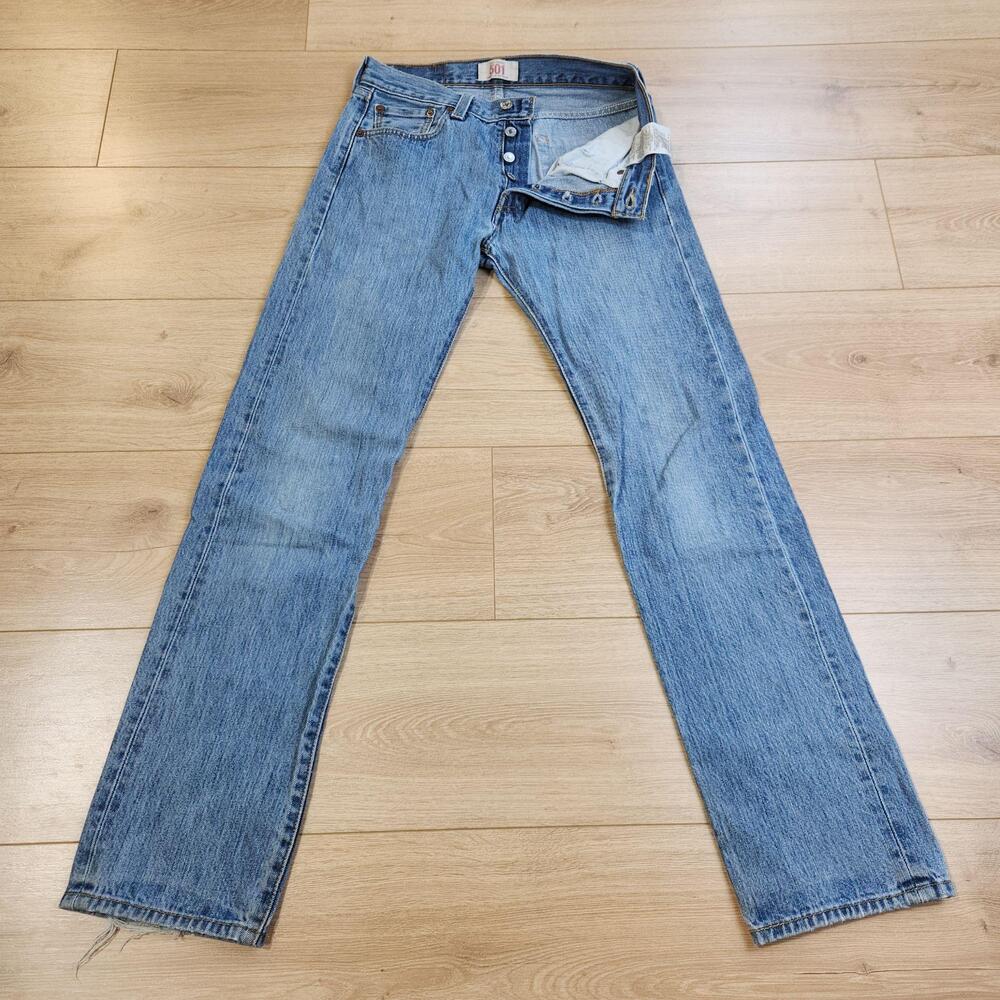 Vintage Y2K Levis 501 Jeans Mens 28x32 Blue Medium Wash Button Fly Straight